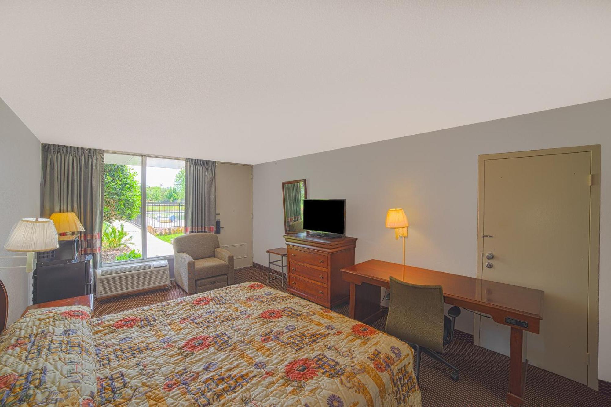 Masters Inn Selma Smithfield I-95 By Oyo Exterior photo