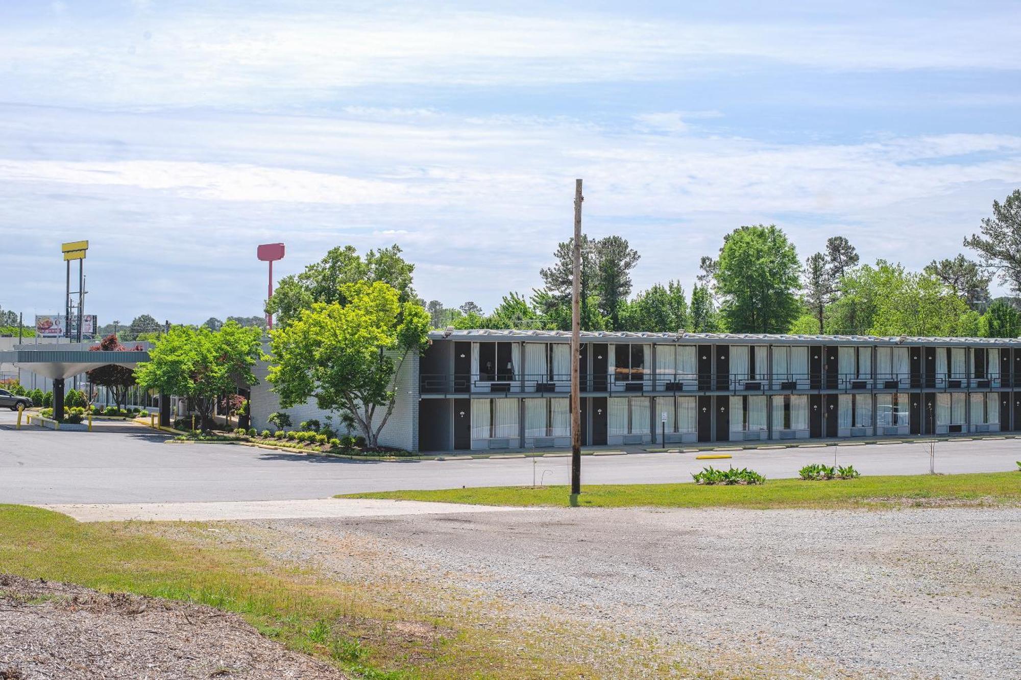Masters Inn Selma Smithfield I-95 By Oyo Exterior photo