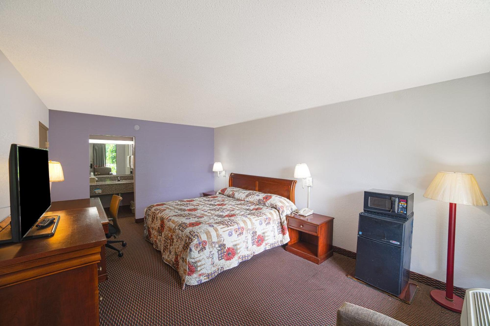 Masters Inn Selma Smithfield I-95 By Oyo Exterior photo
