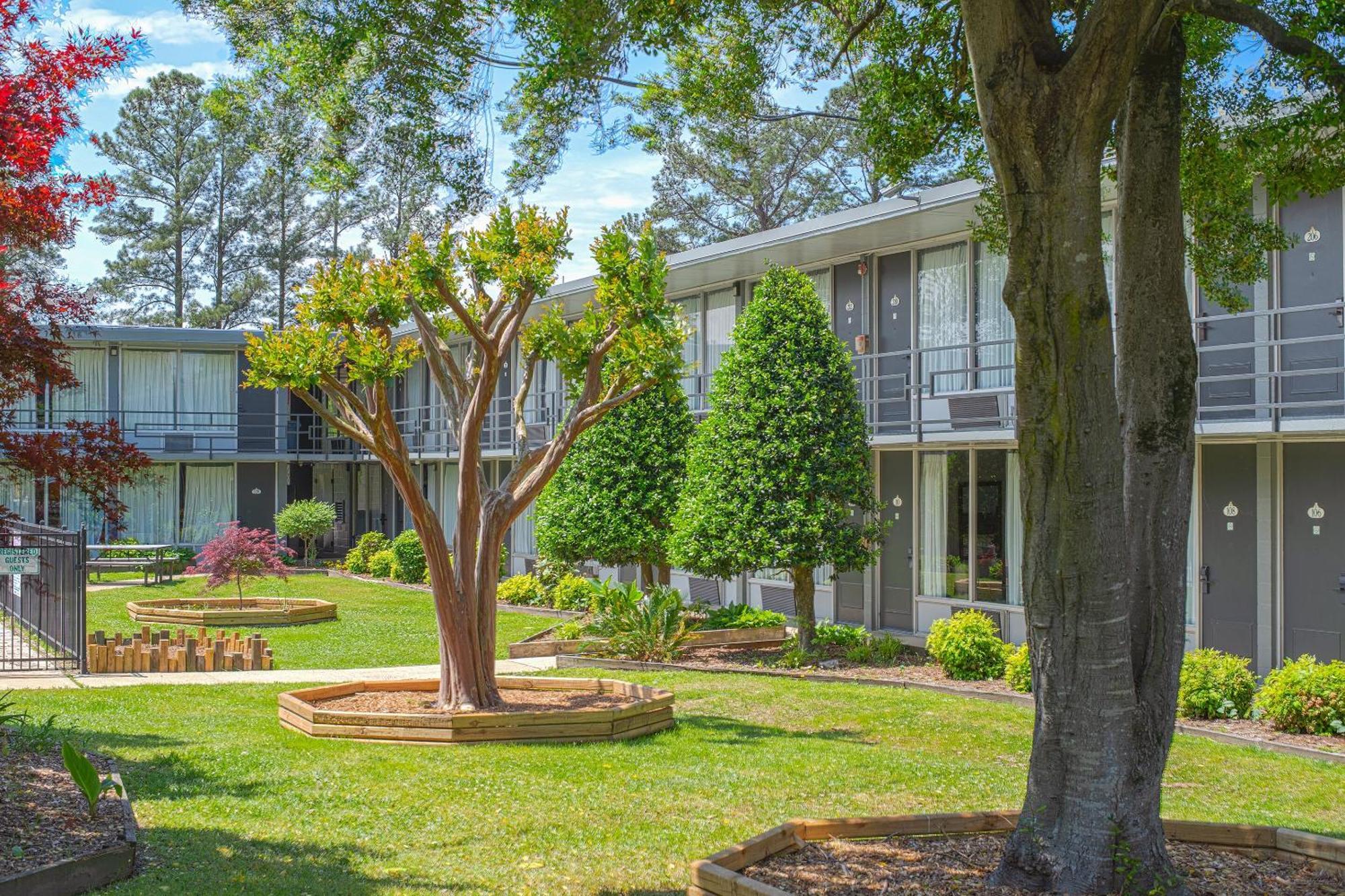 Masters Inn Selma Smithfield I-95 By Oyo Exterior photo